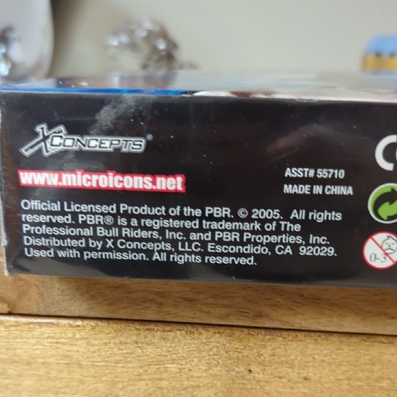 PBR Bull Riding Trading Cards Box - Picture 3 of 6